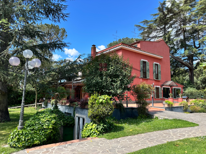 Villa in vendita a Roma Appia Antica